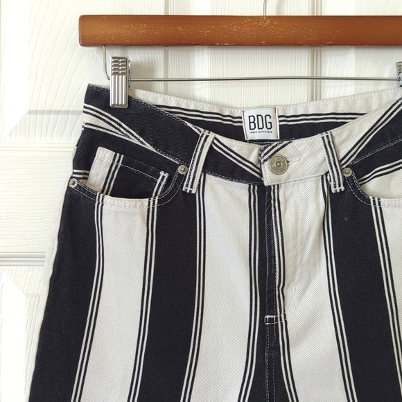 BDG Urban Outfitters Striped High Waisted Tapered Leg Mom Jeans Black White 26 - Picture 11 of 15